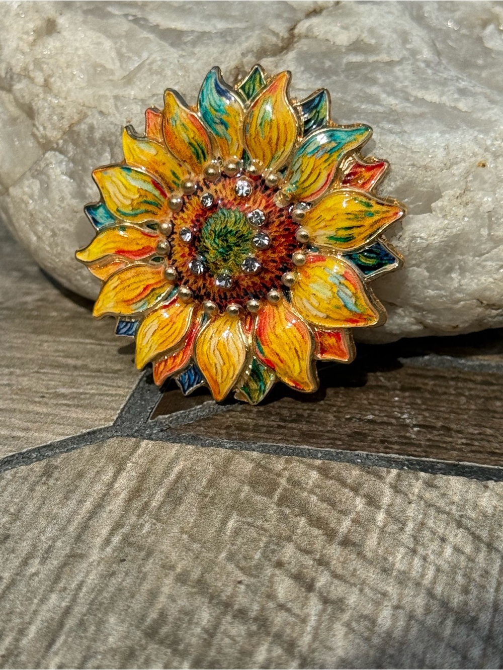 NWT Hand-Painted Sunflower Accent Pin - Yellow Multicolor Brooch - Picture 3 of 4